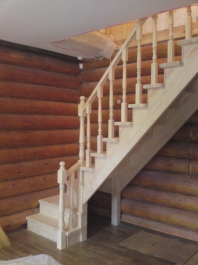 Поворотная деревянная лестница_фото_2