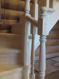 Поворотная деревянная лестница_фото_3