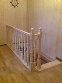 Поворотная деревянная лестница_фото_4